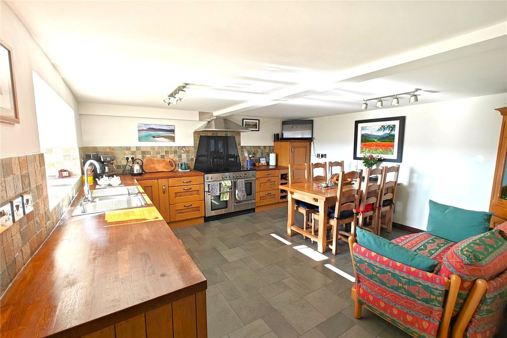 Property photo 3 of 38 Picture No. 50