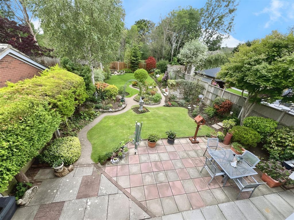 Property photo 2 of 18 Rear Garden
