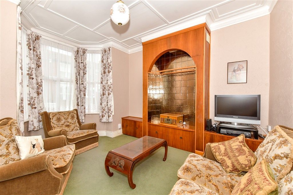 Property photo 2 of 10 Lounge