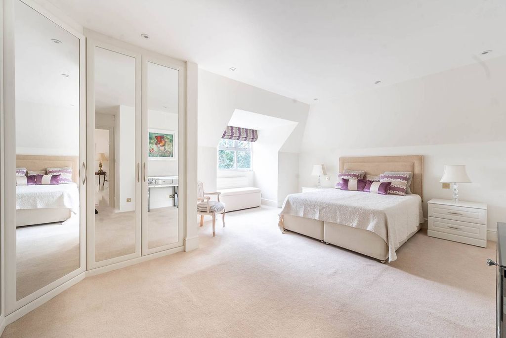 Property photo 3 of 22