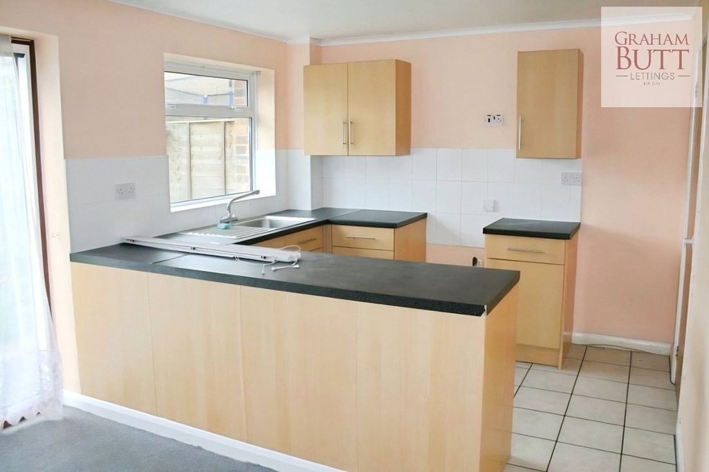 Property photo 3 of 6 Picture No. 16