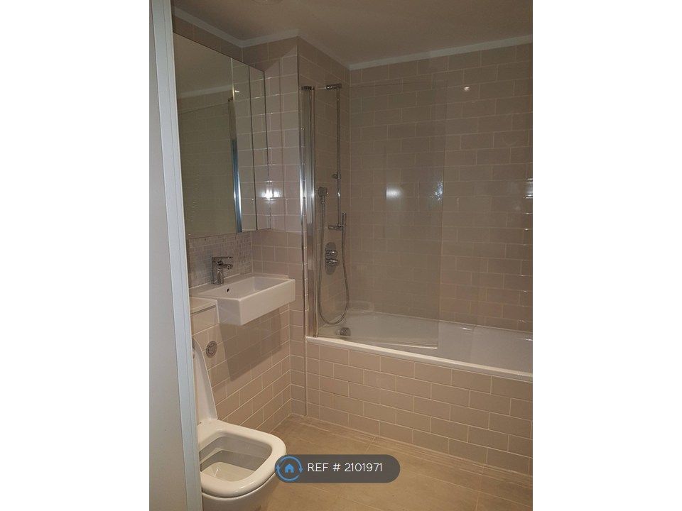 Property photo 3 of 9 Family Bathroom
