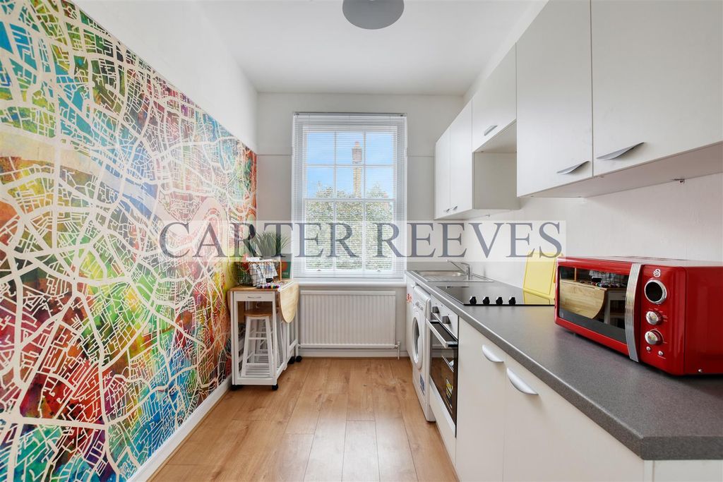 Property photo 2 of 9 Kitchen