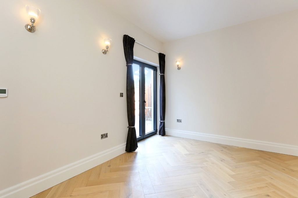 Property photo 3 of 6 Picture No. 06
