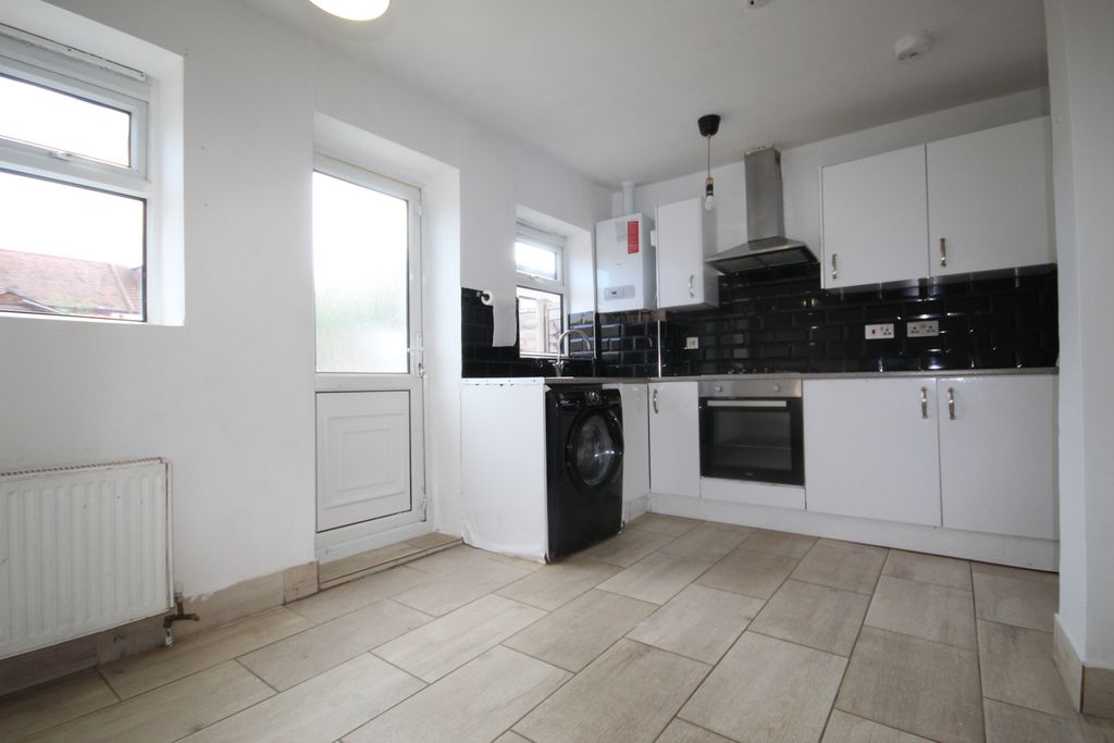 Property photo 1 of 11 The Grange, Wembley, Middlesex Ha0