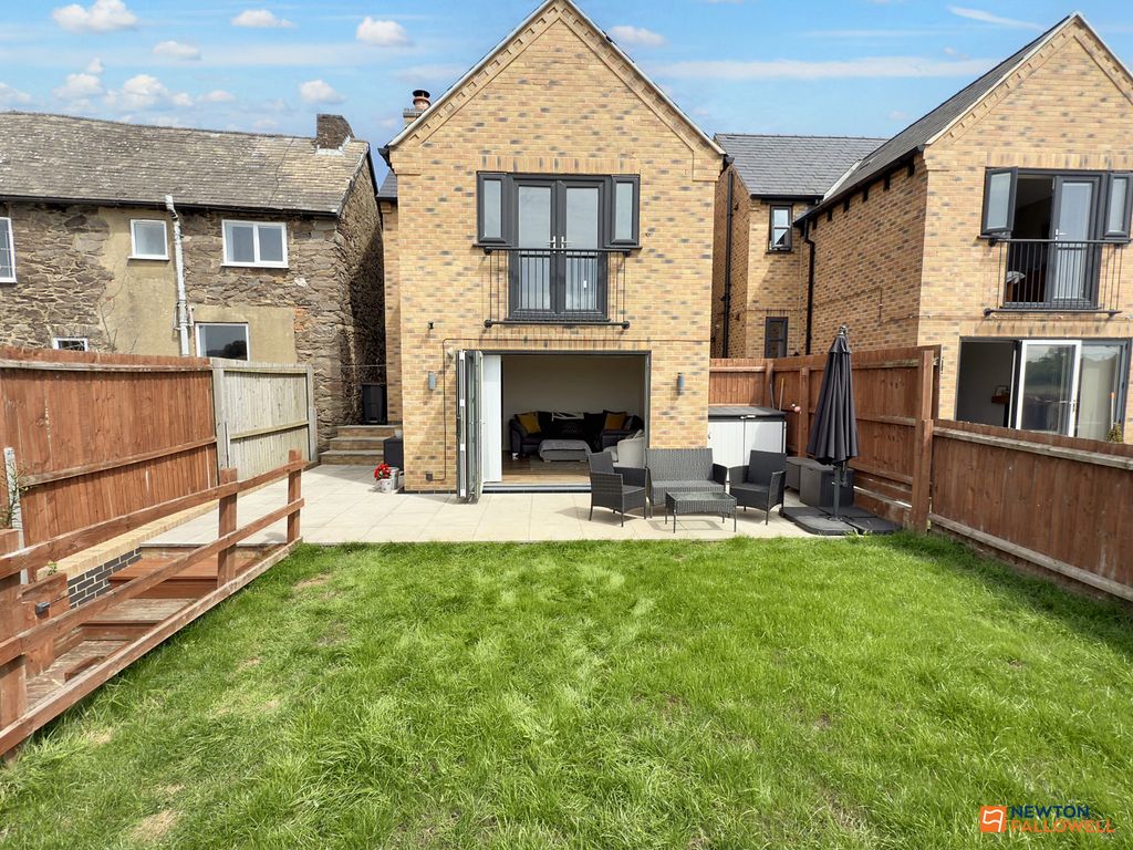 Property photo 1 of 33