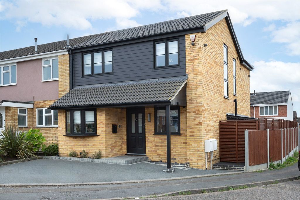 Property photo 3 of 32 Front