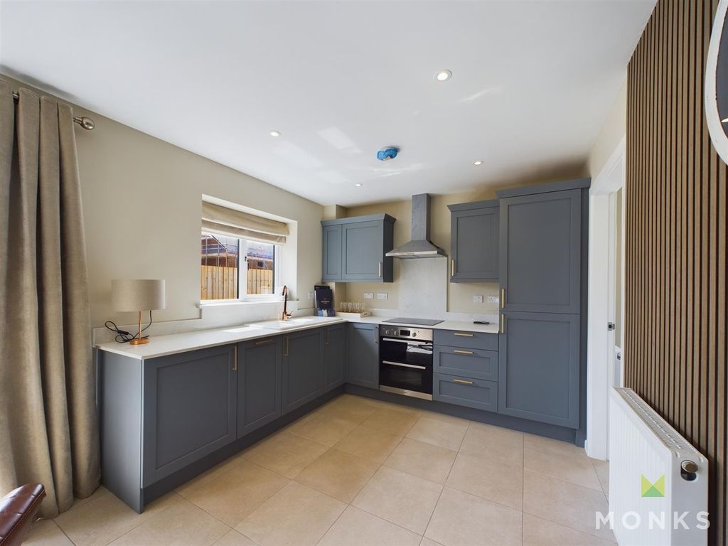 Property photo 3 of 12 Kitchen 1.Jpg