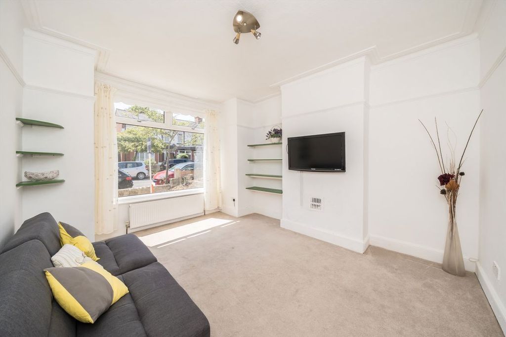 Property photo 2 of 6