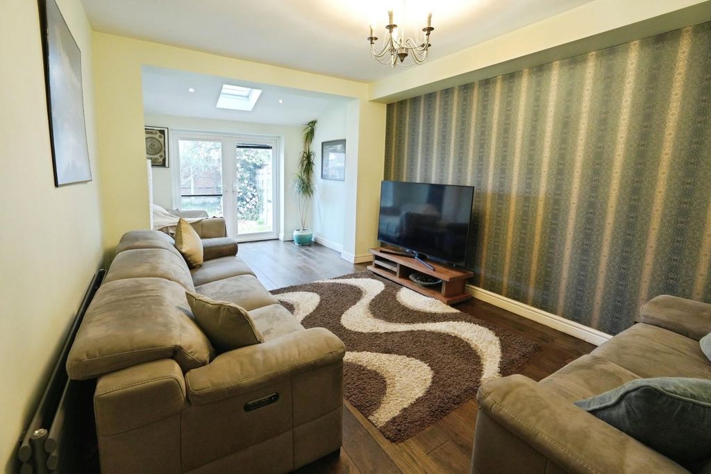 Property photo 2 of 25 7F211670-Dsc00531.Jpg