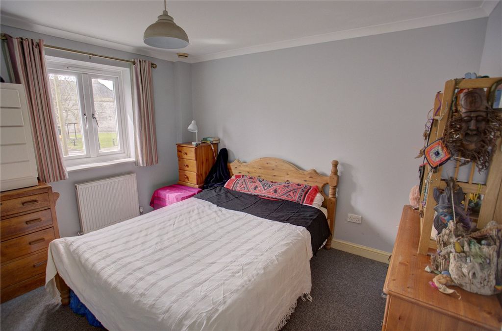 Property photo 2 of 10 Picture No. 18