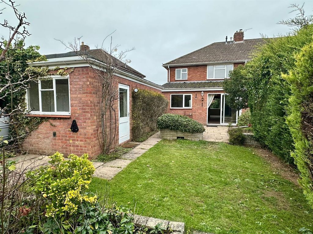 Property photo 2 of 13