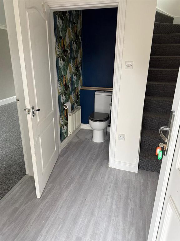 Property photo 2 of 14 2. Downstai.Jpeg