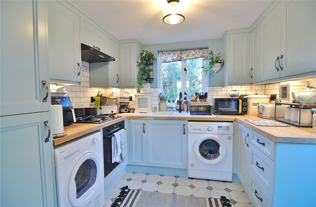 Property photo 2 of 17 Picture No. 19