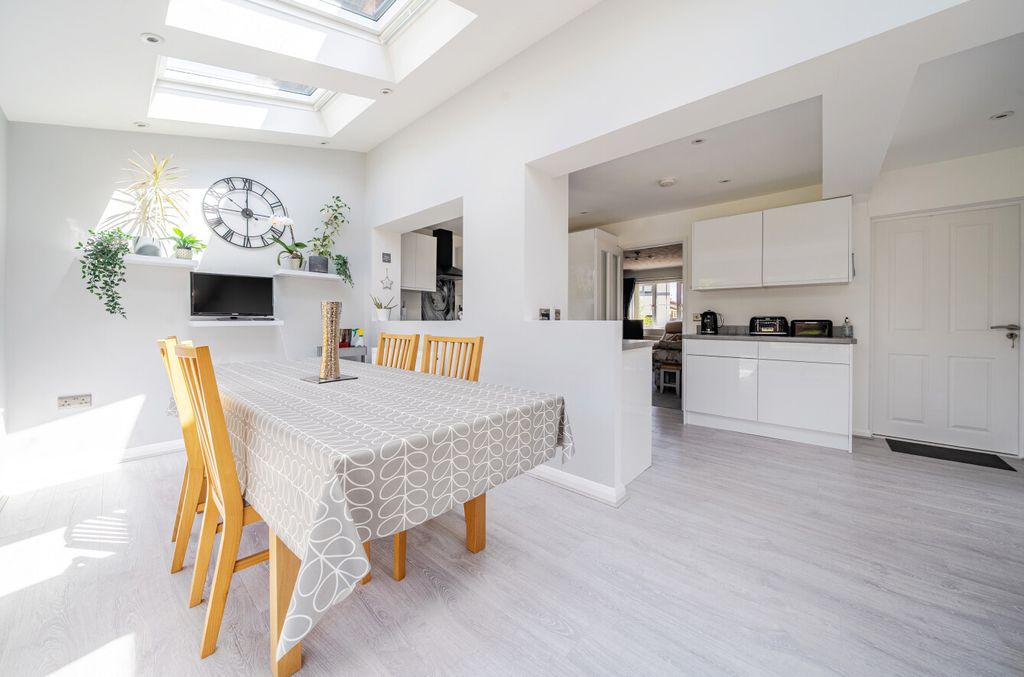 Property photo 3 of 28 1452278-10-69Fe18...