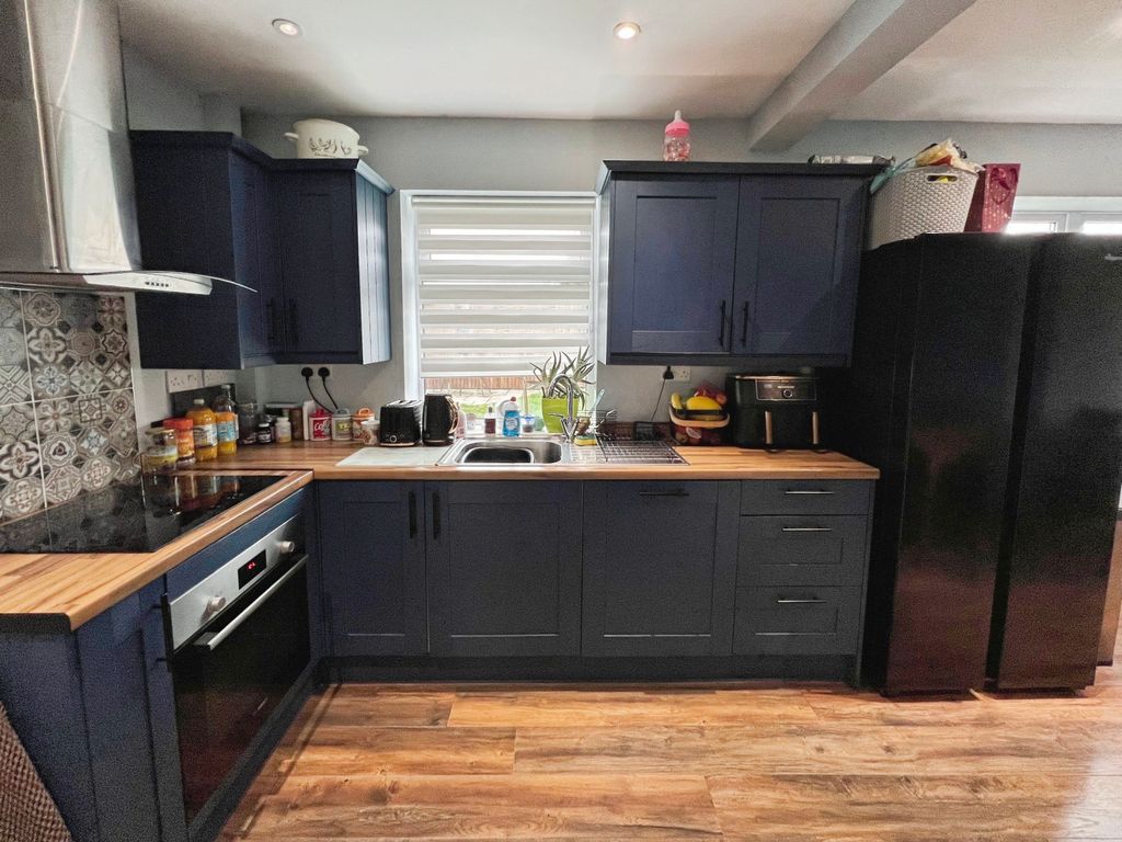 Property photo 2 of 11 Img_4889