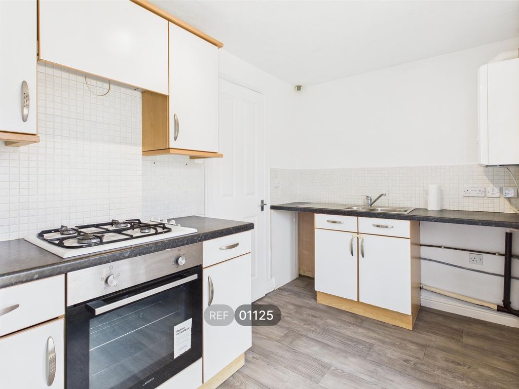 Property photo 3 of 20 Kitchen