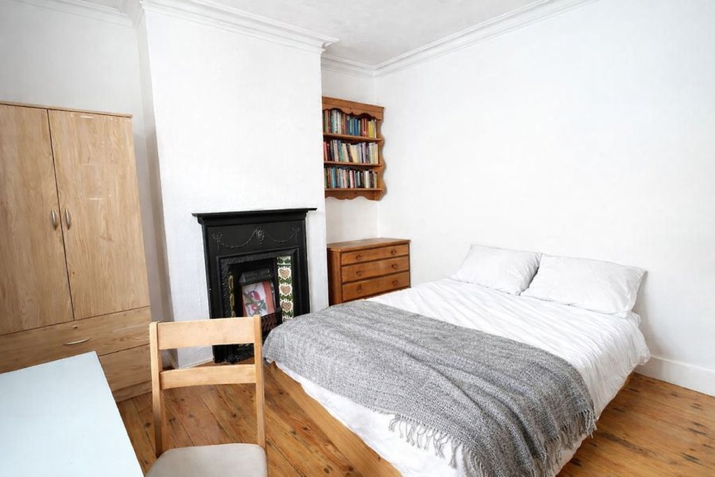 Property photo 3 of 9 Photo 13