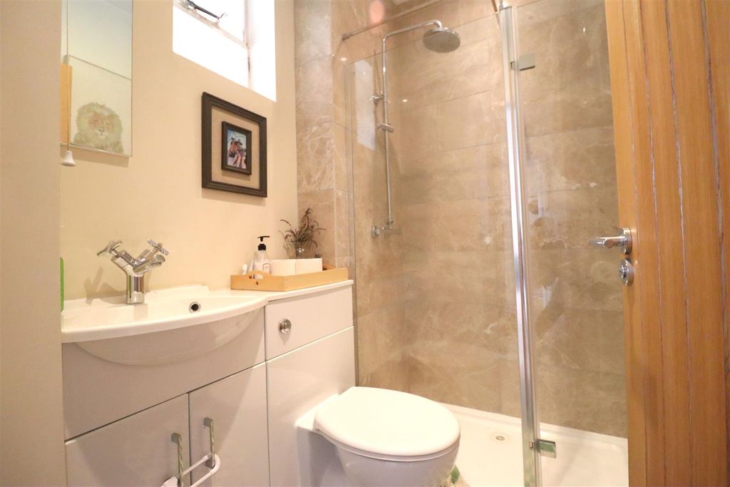 Property photo 3 of 21 Guest.Jpg