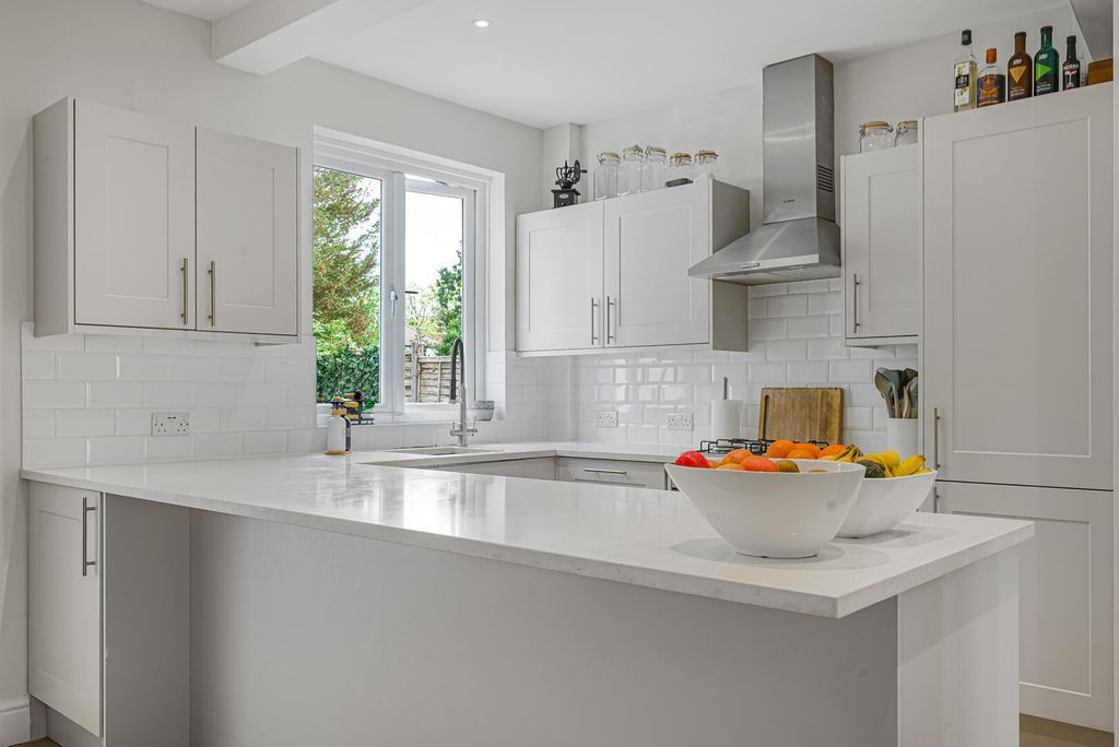 Property photo 3 of 25 Kitchen