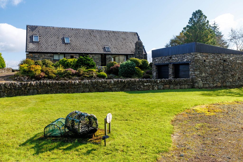 Property photo 3 of 38