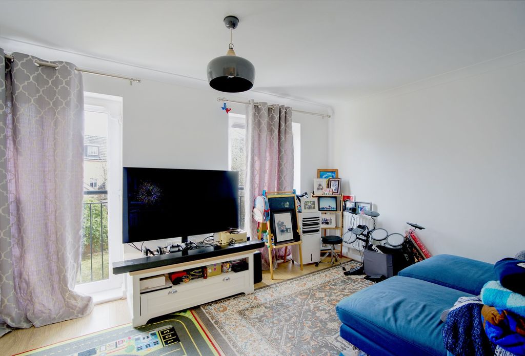 Property photo 3 of 13