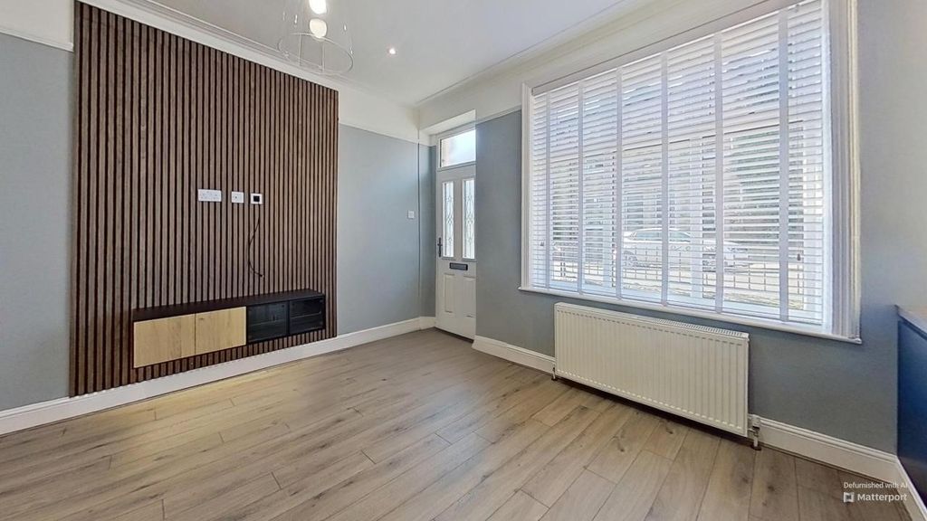 Property photo 1 of 19 Pic-2.Jpg