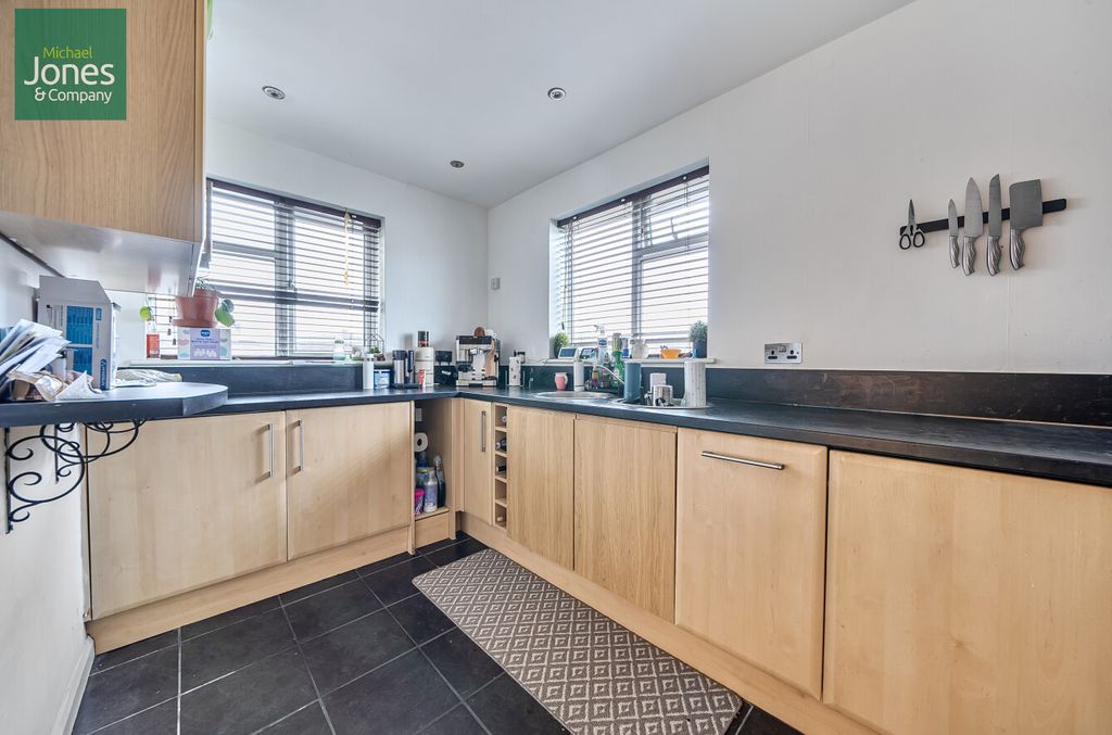 Property photo 2 of 13 Kitchen