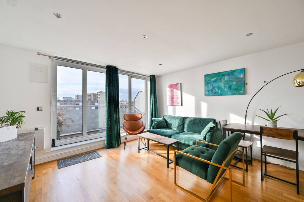 Property photo 1 of 8