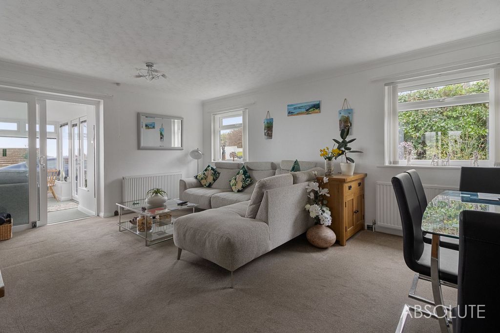 Property photo 3 of 25 Living Room