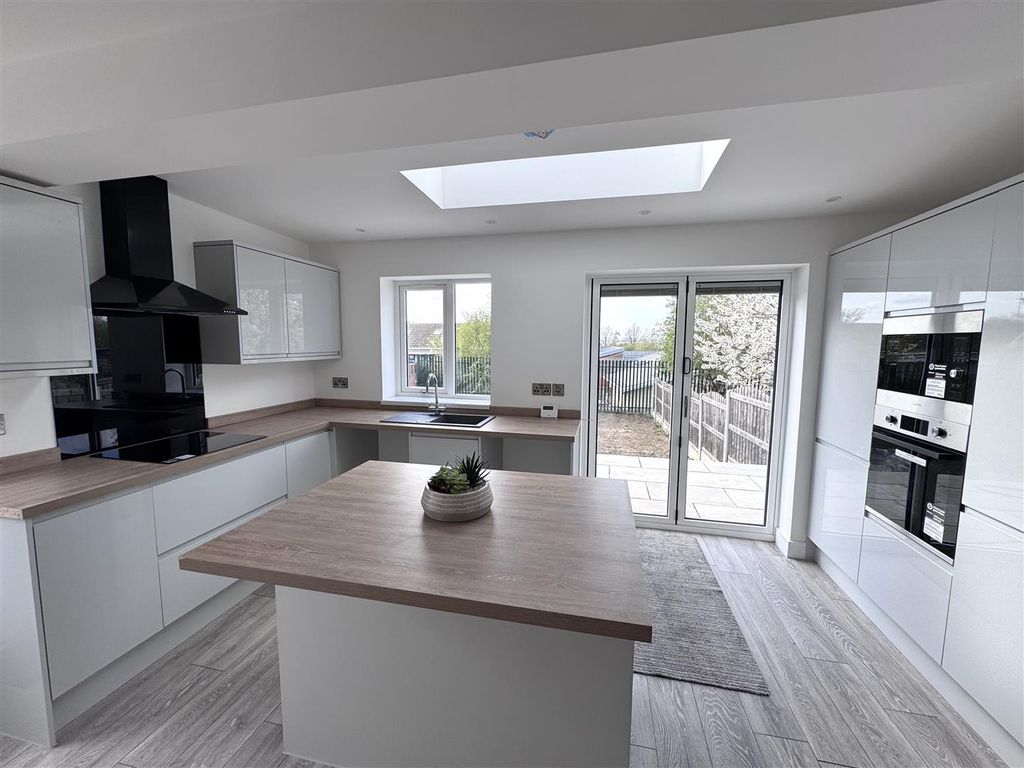Property photo 2 of 29 Kitchen Dining Room