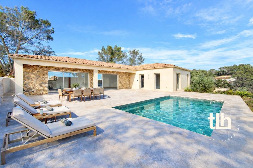 Property photo 1 of 7 Architect's Villa New 4 Rooms 137 m2