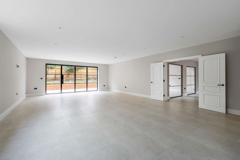 Additional image 27 of 4 bed detached house for saleCross Lanes, Guildford GU1