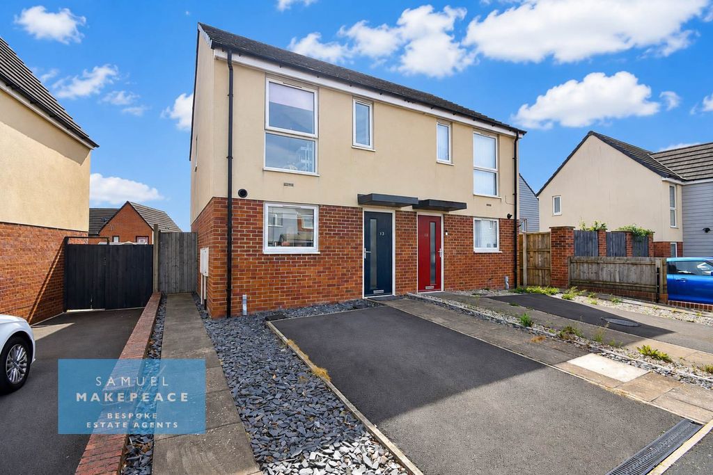 Property photo 1 of 15 Lovely Two Bedroom Semi Detached Property With Modern Interiors