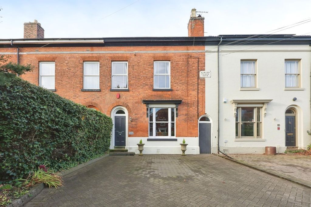 Property photo 1 of 22 174.Jpg