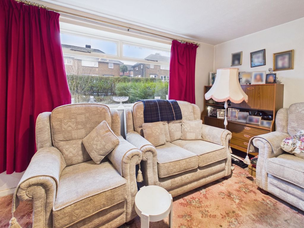 Property photo 3 of 18 Living Room