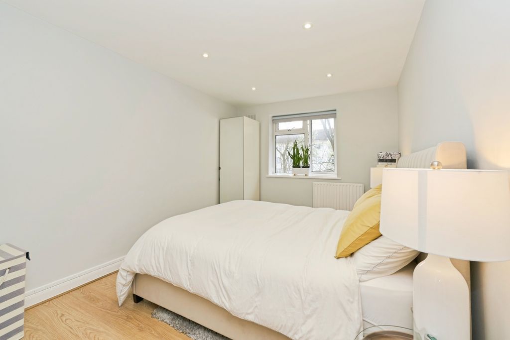 Property photo 2 of 16 Photo