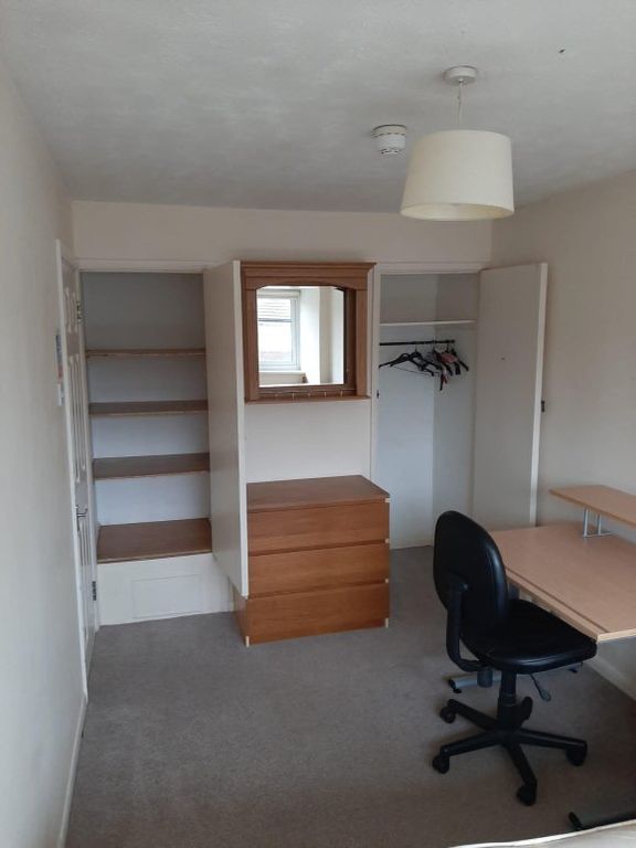 Property photo 3 of 11 Bedroom 2