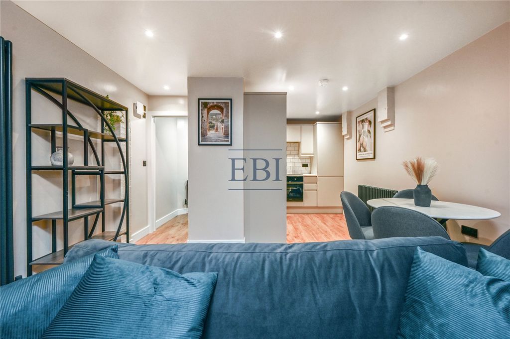 Property photo 3 of 24 Picture No. 11