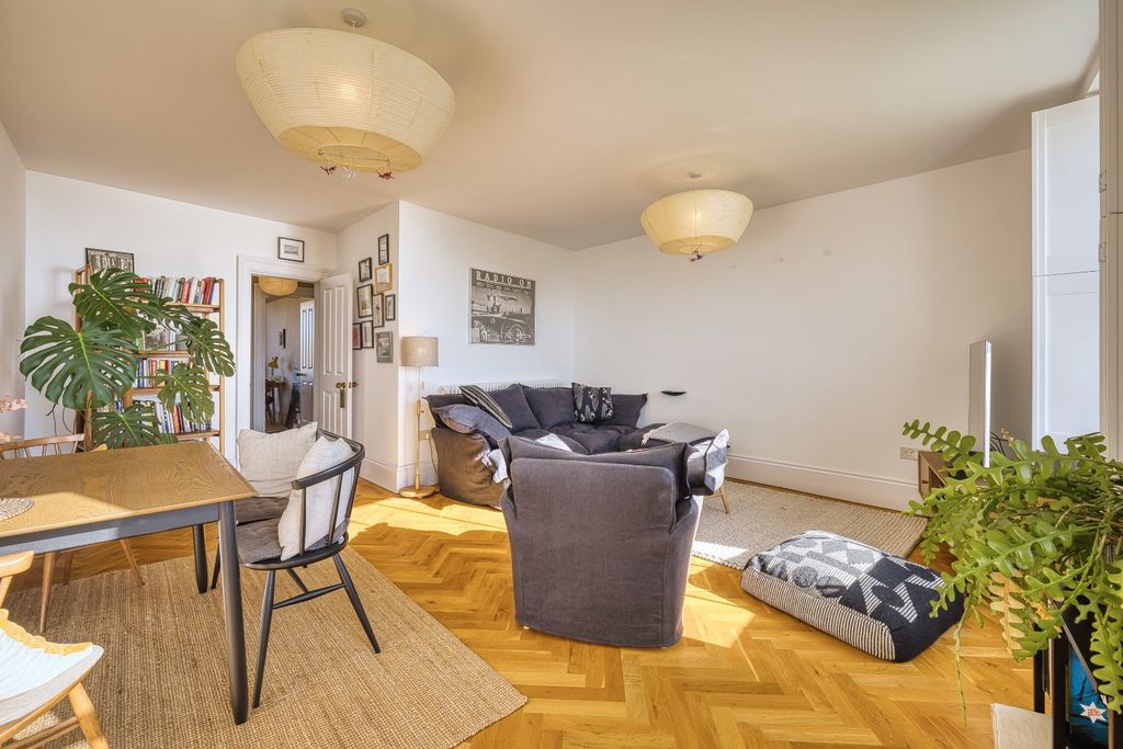 Additional image 9 of 3 bed flat for sale18 Royal Crescent St. Augustines Road, Ramsgate CT11