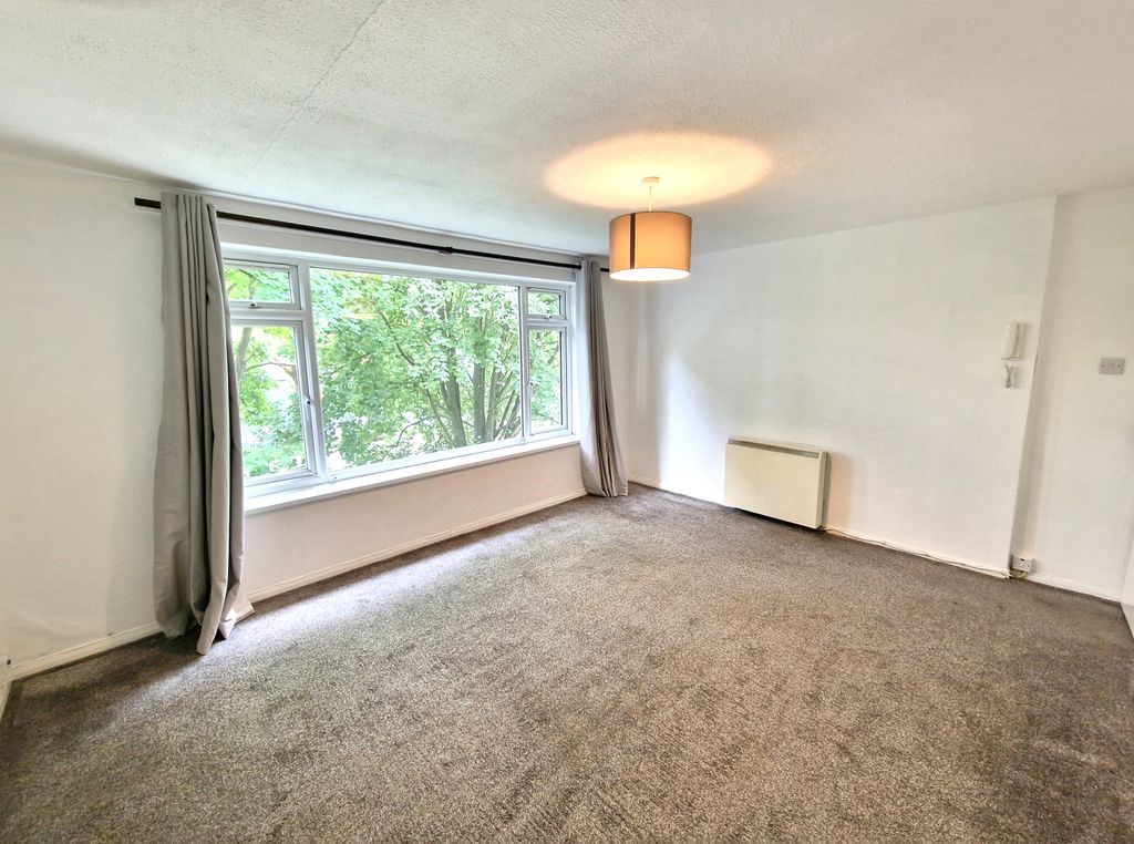 Property photo 2 of 12 Gallery