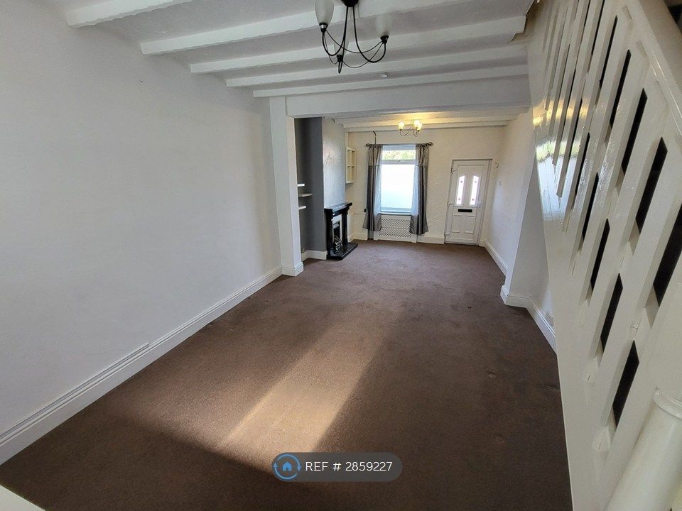 Property photo 2 of 11 Lounge