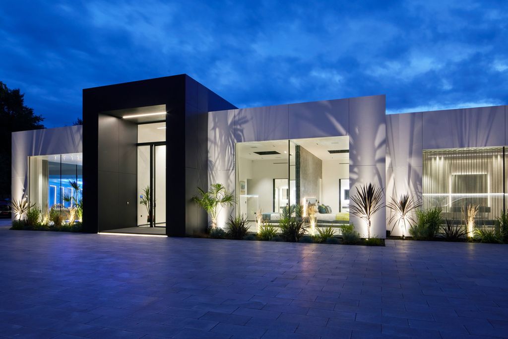 Property photo 1 of 42