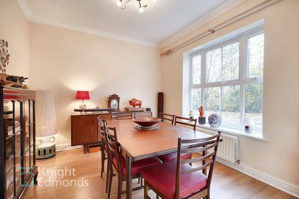 Property photo 3 of 11 Dining Room