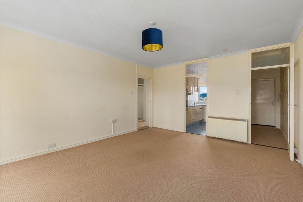 Additional image 3 of 3 bed flat for saleHartland Road, Epping CM16