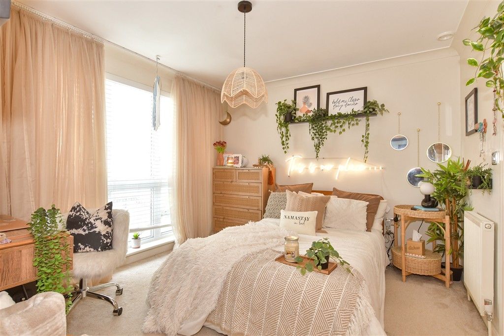 Property photo 1 of 13 Bedroom 1