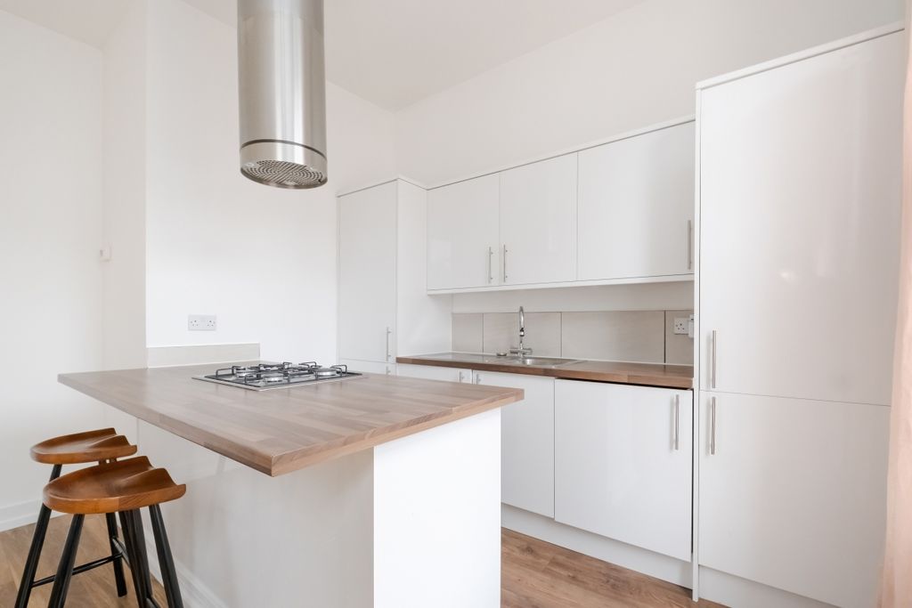 Property photo 3 of 9 Mildmay Road