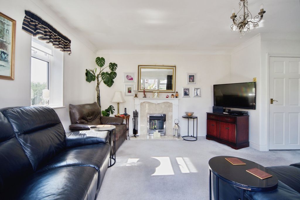 Property photo 2 of 19