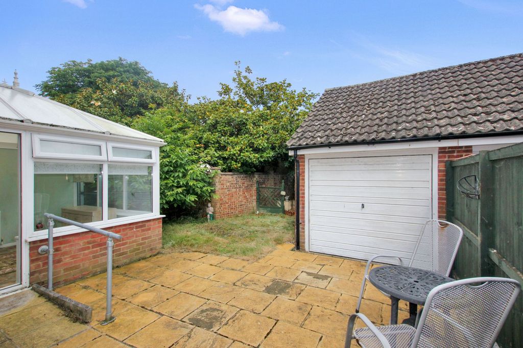 Property photo 2 of 22