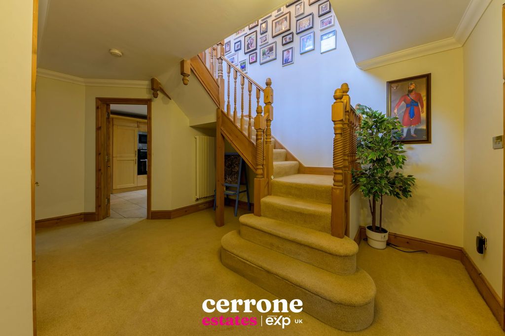 Property photo 3 of 35